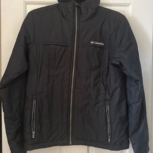 Womens size M Columbia lightweight jacket in black.